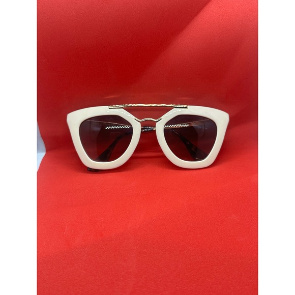 Accessories - Chic Cream Cat Eye Sunglasses Gold Bridge Tortoise Temples